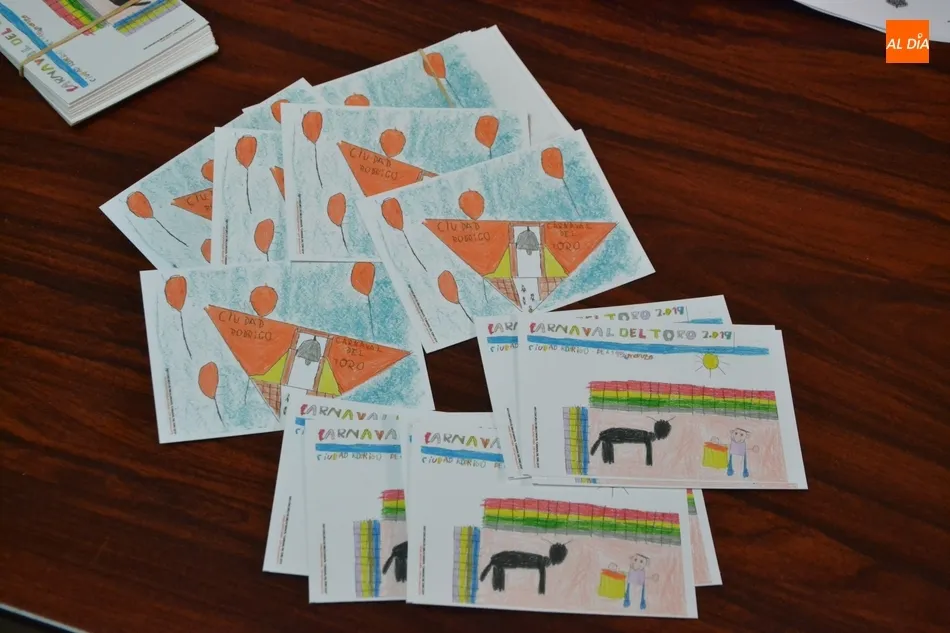 Foto 5 - Ya se pueden recoger las pegatinas con los dibujos ganadores del Concurso Infantil del Carnaval  