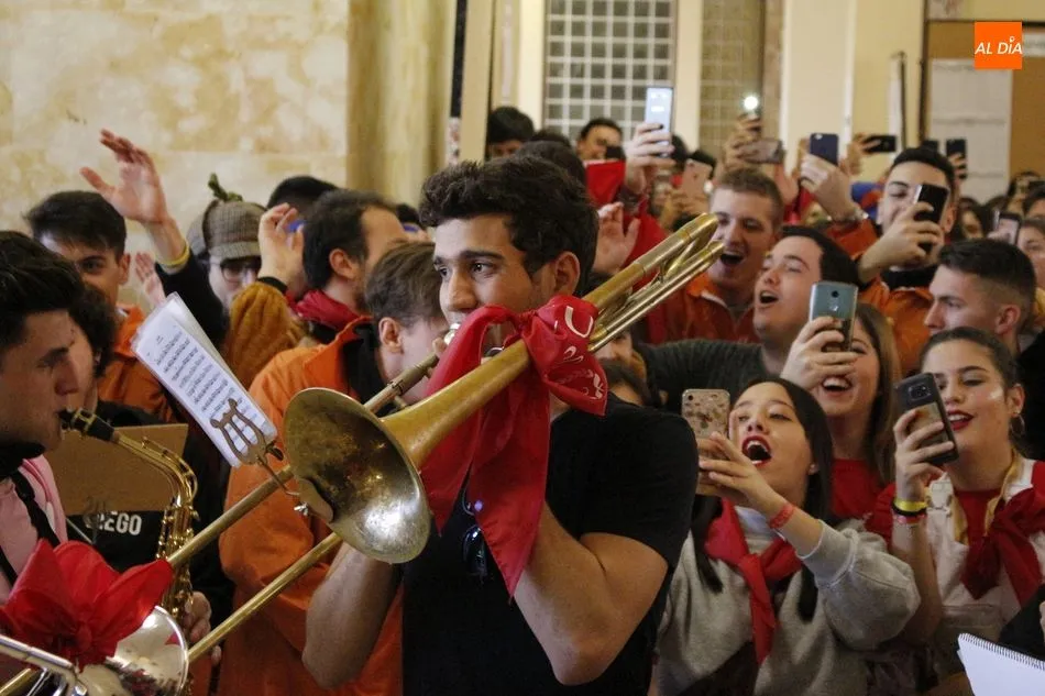 Foto 9 - Divertido desfile de los estudiantes de Derecho por las fiestas del Codex