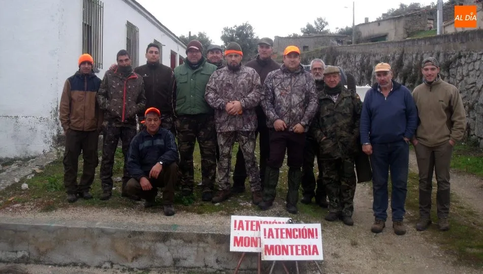 Algunos de los participantes en la cacería del pasado domingo en Villarino / CORRAL