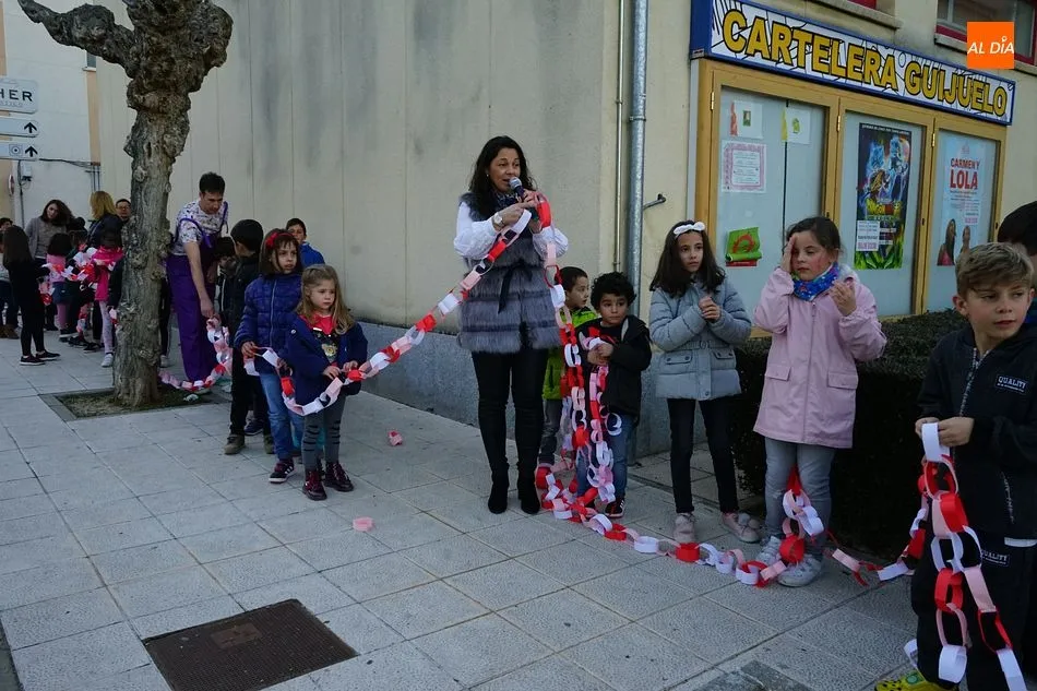 Foto 4 - El amor y la amistad unen a los usuarios del centro cultural de Guijuelo