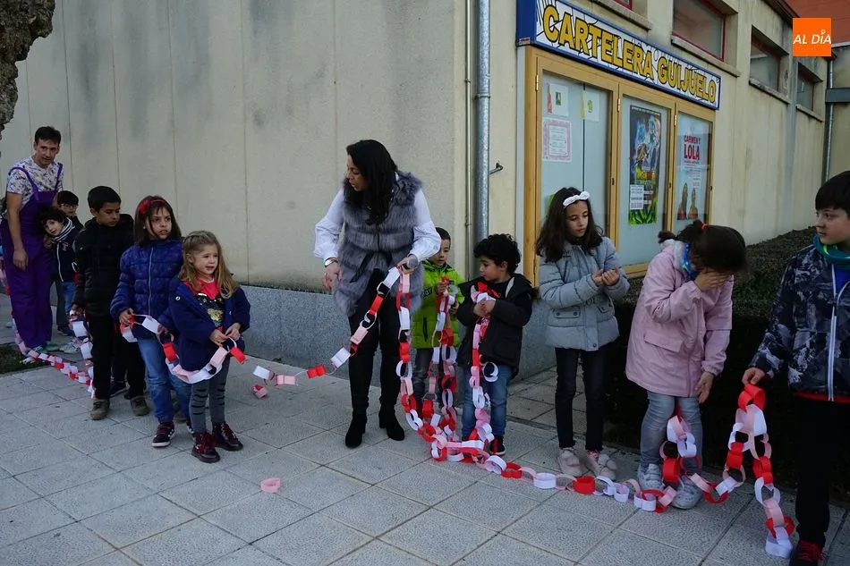 Foto 3 - El amor y la amistad unen a los usuarios del centro cultural de Guijuelo
