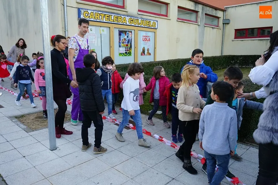 Foto 2 - El amor y la amistad unen a los usuarios del centro cultural de Guijuelo
