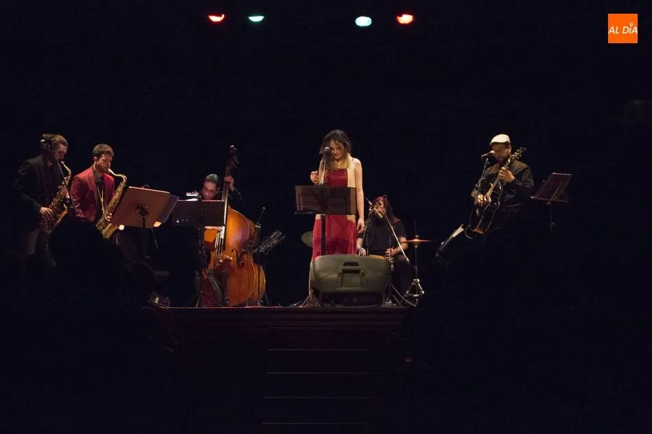 Foto 7 - Flamingo Swing lleva sus elegantes versiones a la Biblioteca Torrente Ballester  