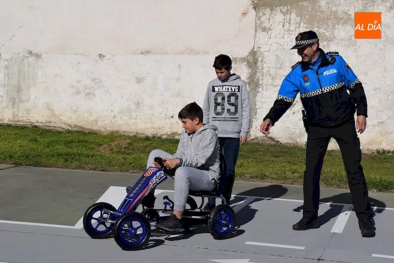 Foto 11 - Inaugurado el parque de tr&aacute;fico infantil en Alba de Tormes