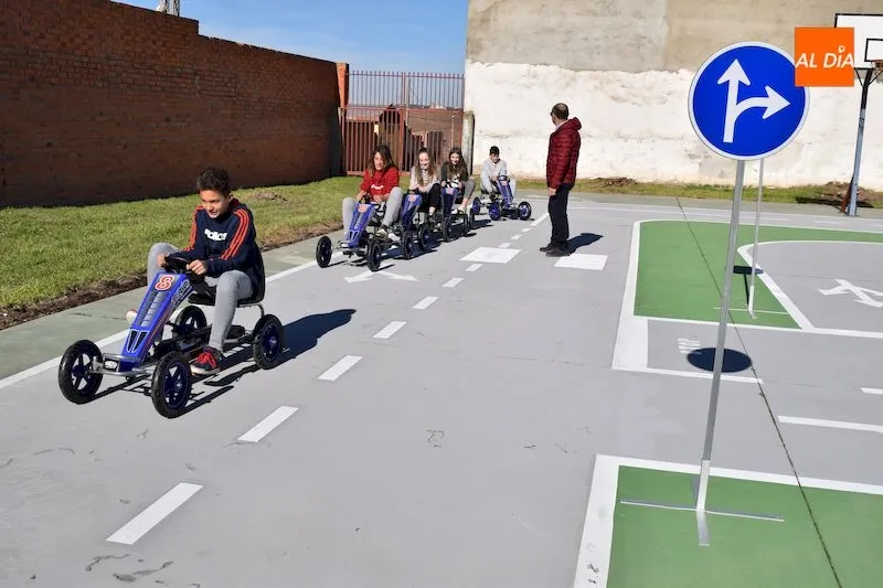 Foto 10 - Inaugurado el parque de tr&aacute;fico infantil en Alba de Tormes
