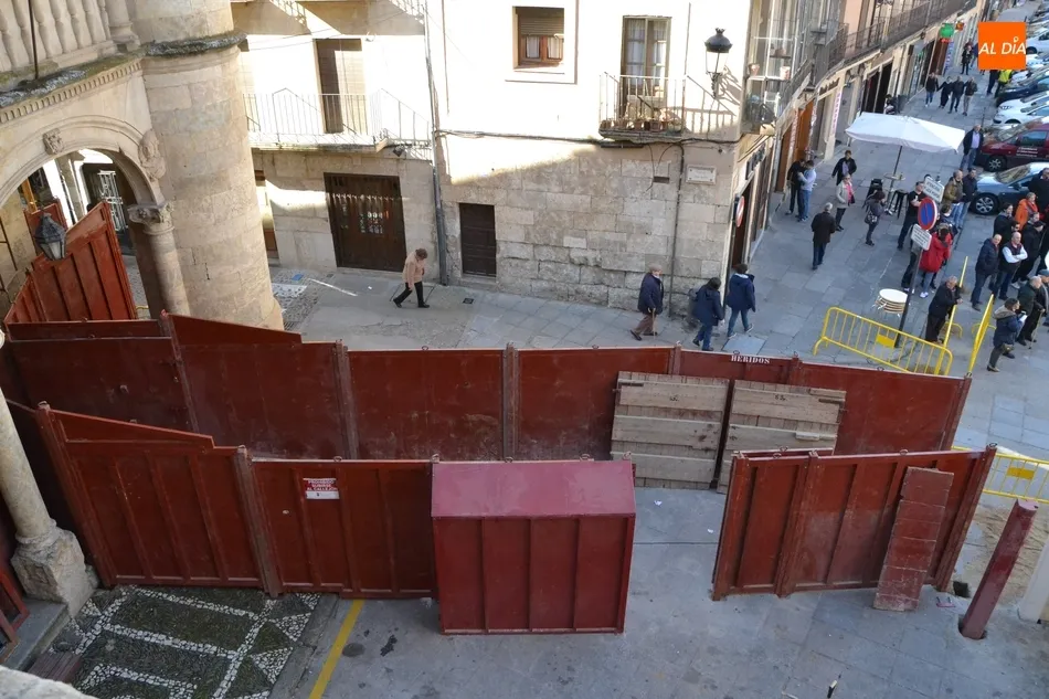 Foto 6 - Colocados el callej&oacute;n y las primeras barreras del &lsquo;rect&aacute;ngulo m&aacute;gico&rsquo;  
