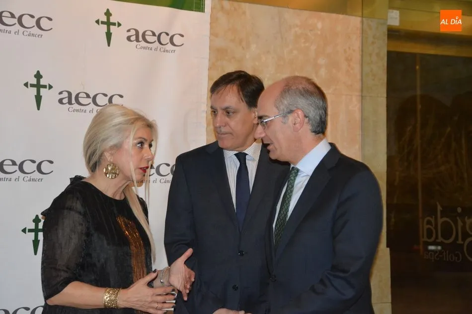 Foto 5 - Multitudinario respaldo de la sociedad salmantina a la AECC en su XIV Cena Ben&eacute;fica &lsquo;Enam&oacute;rate...