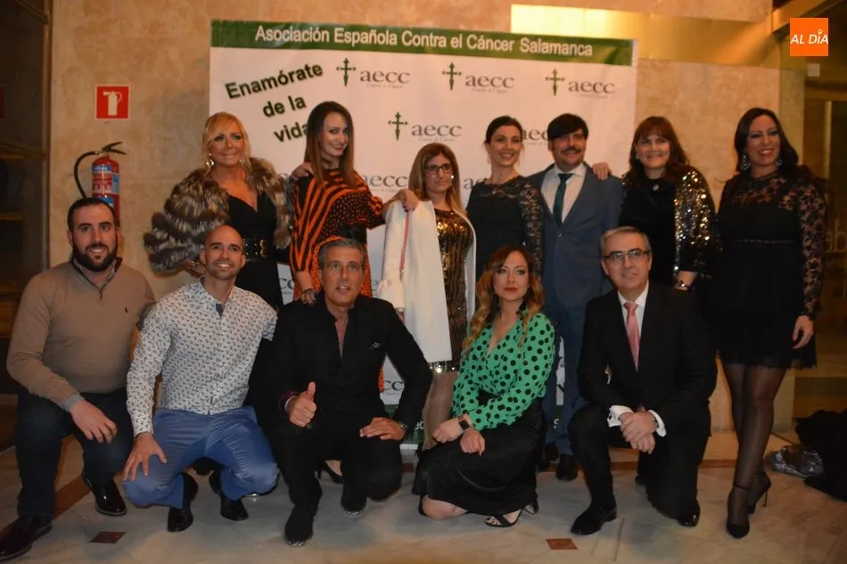 Foto 4 - Multitudinario respaldo de la sociedad salmantina a la AECC en su XIV Cena Ben&eacute;fica &lsquo;Enam&oacute;rate...
