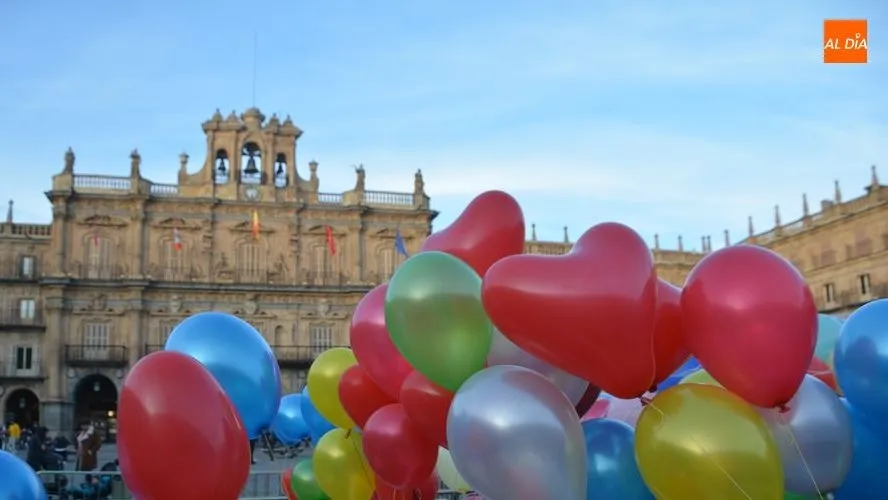Foto 2 - Salamanca muestra su solidaridad con los ni&ntilde;os con c&aacute;ncer  