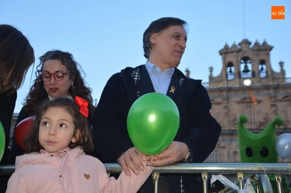Foto 11 - Salamanca muestra su solidaridad con los ni&ntilde;os con c&aacute;ncer  