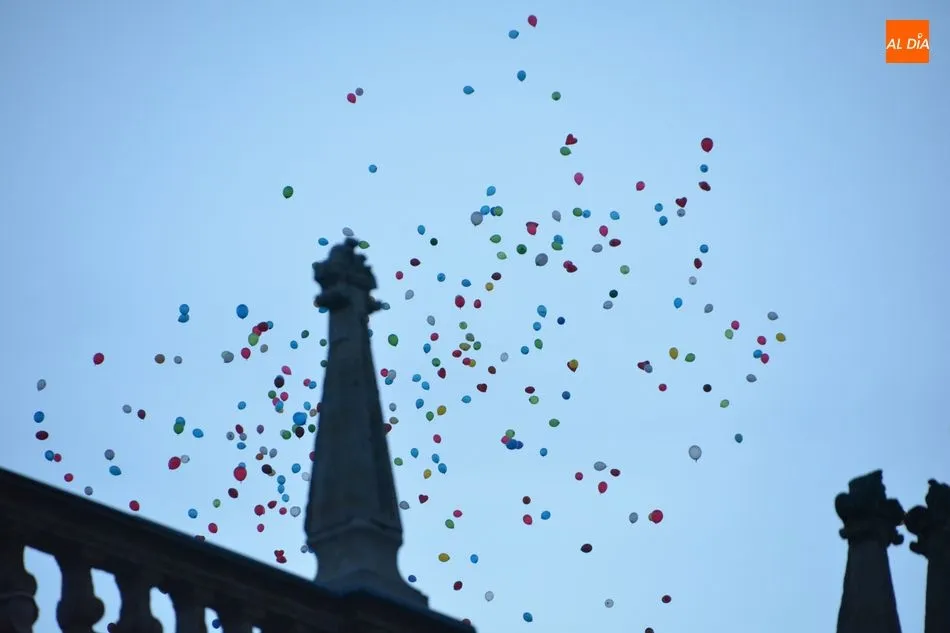 Foto 5 - Salamanca muestra su solidaridad con los ni&ntilde;os con c&aacute;ncer  