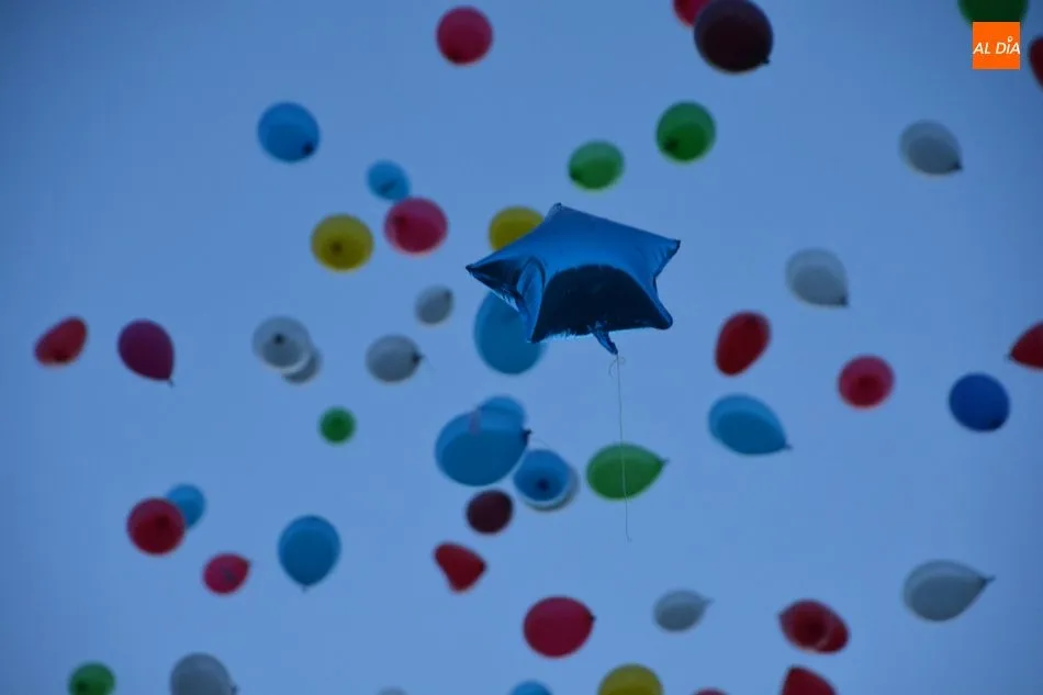 Foto 4 - Salamanca muestra su solidaridad con los ni&ntilde;os con c&aacute;ncer  