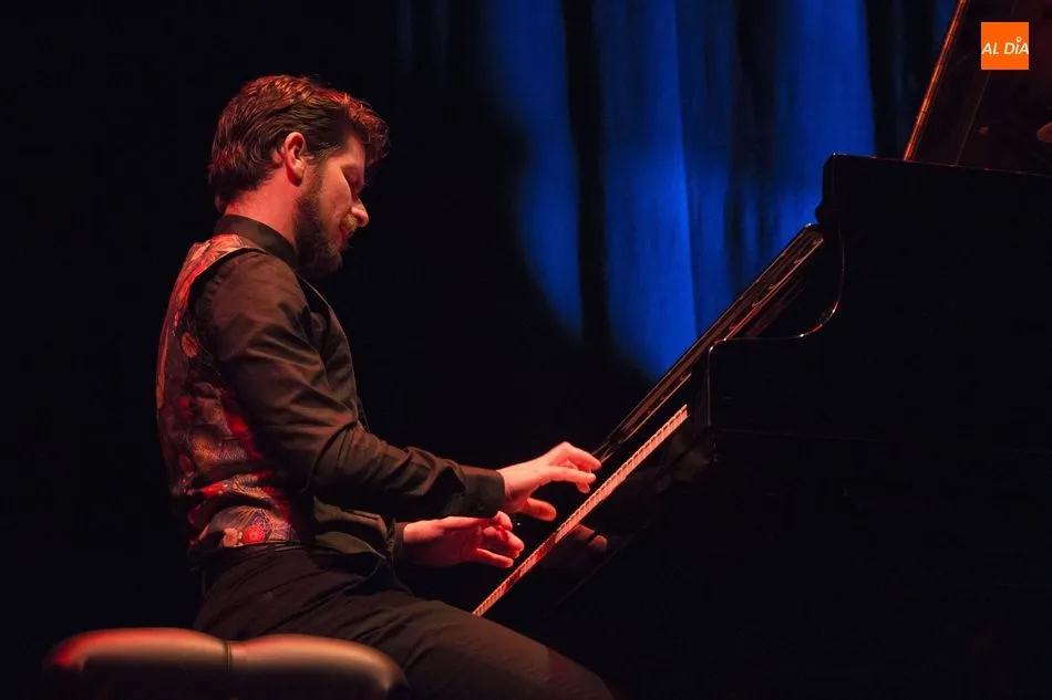 Foto 2 - Brillante concierto del pianista de jazz Marco Mezquida en el Teatro Juan del Enzina