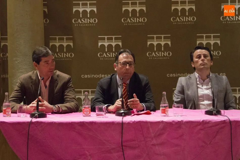 Foto 5 - El Casino acoge una interesante charla sobre el encaste Atanasio-Lisardo