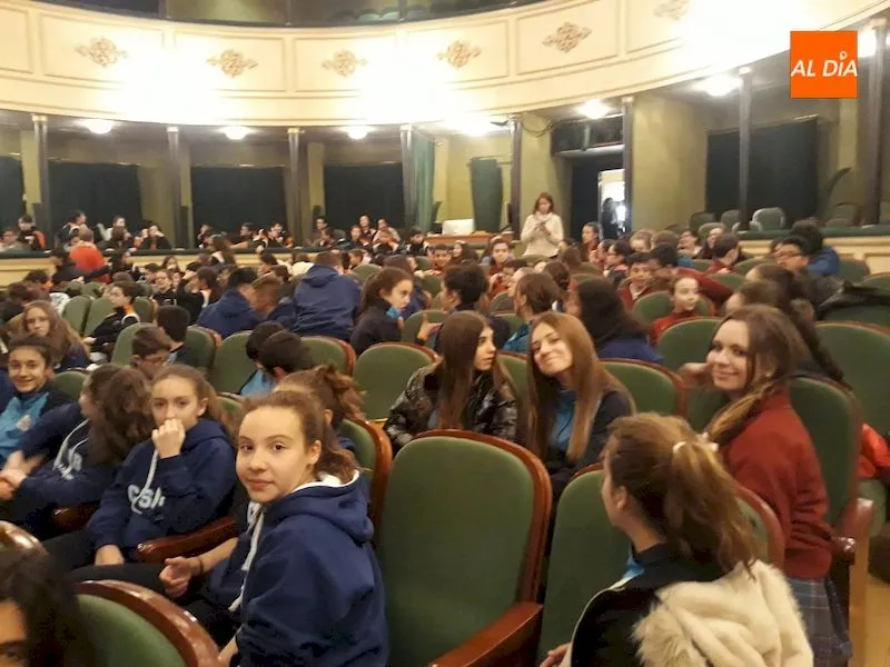 Foto 6 - El programa &lsquo;Los escolares van al teatro&rsquo; acerca al Liceo a los alumnos del San Juan Bosco