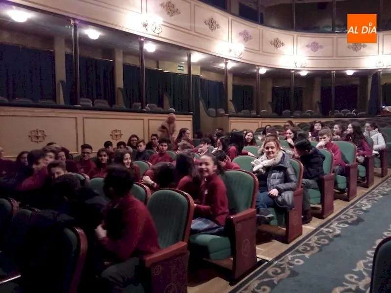 Foto 4 - El programa &lsquo;Los escolares van al teatro&rsquo; acerca al Liceo a los alumnos del San Juan Bosco