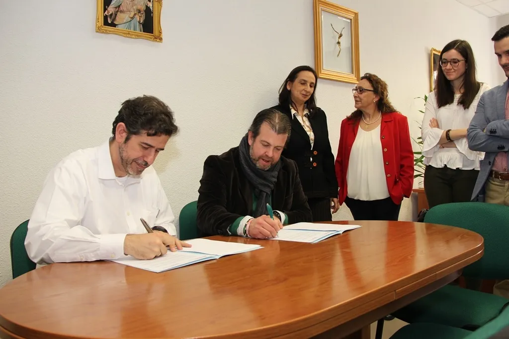 Foto 3 - Chaciner&iacute;as D&iacute;az apadrina la FP de Salesianos Pizarrales