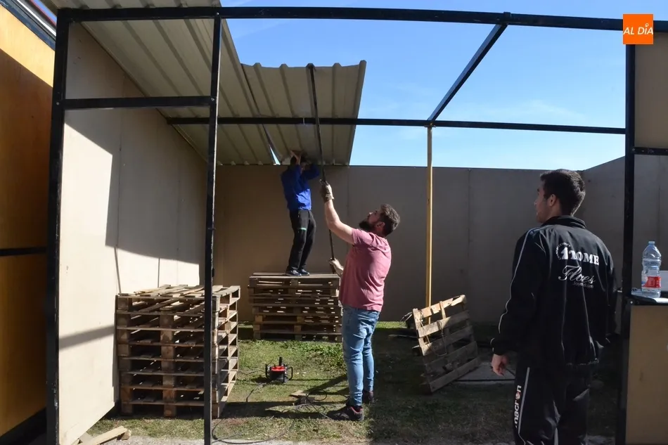 Foto 10 - Las pe&ntilde;as con caseta propia rematan la zona festiva del Paseo Fernando Arrabal  