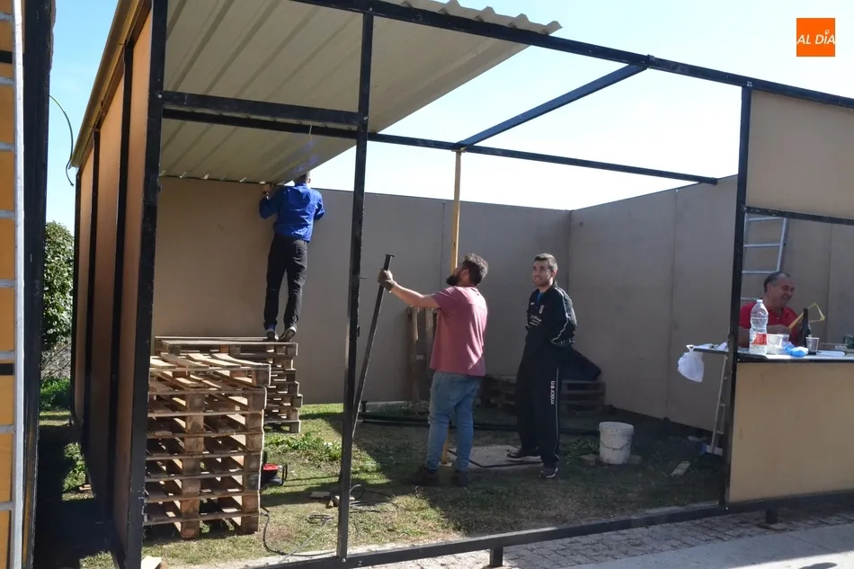 Foto 3 - Las pe&ntilde;as con caseta propia rematan la zona festiva del Paseo Fernando Arrabal  