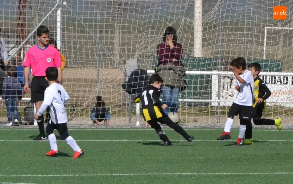 Foto 10 - [M 16|17 FEBRERO] Hat-trick de victorias para el Ciudad Rodrigo en los Campos de To&ntilde;ete  