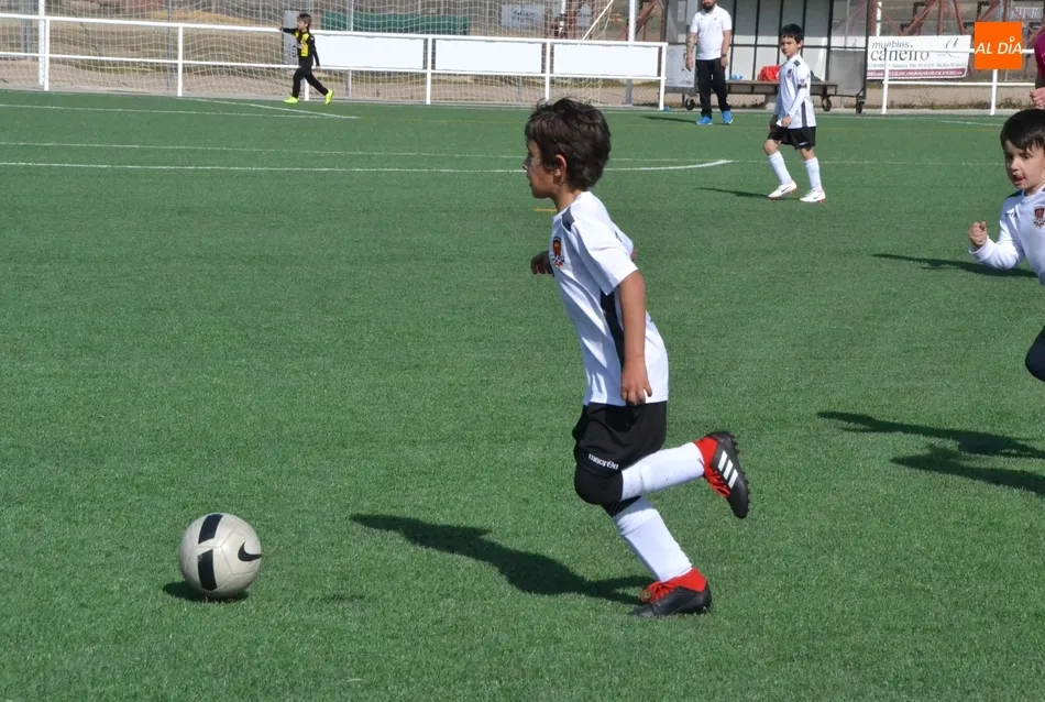 Foto 9 - [M 16|17 FEBRERO] Hat-trick de victorias para el Ciudad Rodrigo en los Campos de To&ntilde;ete  