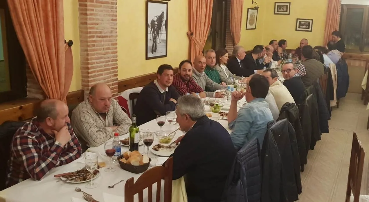 Foto 3 - La Asociaci&oacute;n Charra del Caballo se va de cena precarnavalera  