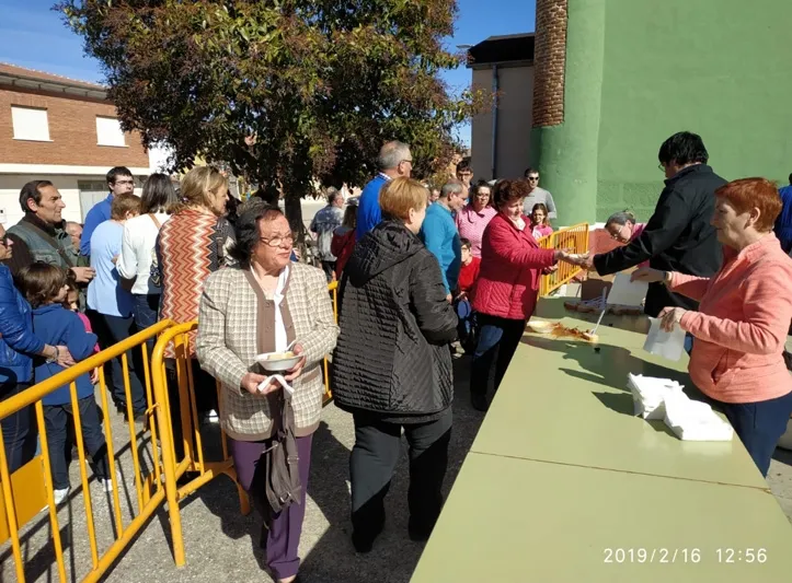 Foto 3 - Tradici&oacute;n, sabor y buen ambiente durante la ya consolidada V Matanza Tradicional de Macotera