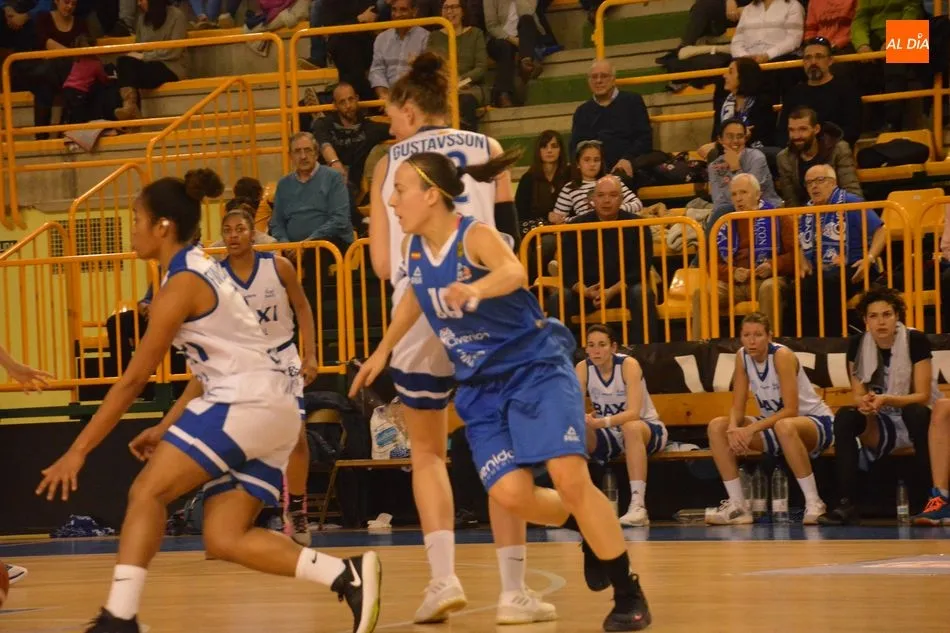 Foto 5 - El Perfumer&iacute;as Avenida manda un aviso para la Copa de la Reina tras una exhibici&oacute;n ante el Uni...
