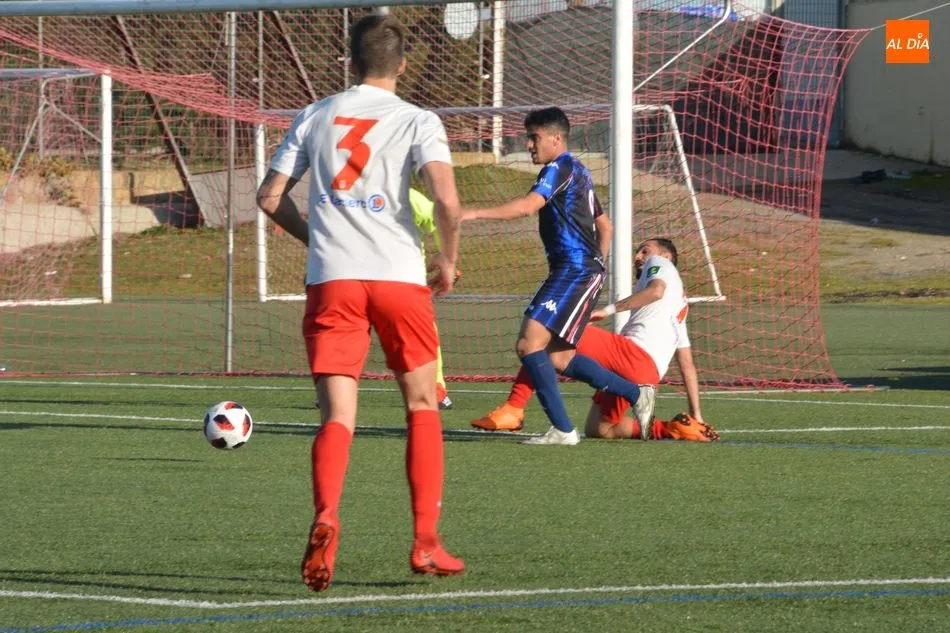 Foto 11 - El Zamora se lleva los tres puntos del Alfonso San Casto en una victoria con aroma salmantino (0-2)