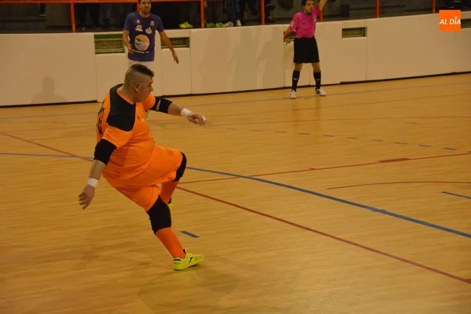 Foto 11 - El Salamanca F&uacute;tbol Sala golea con comodidad a La Ba&ntilde;eza (11-2)