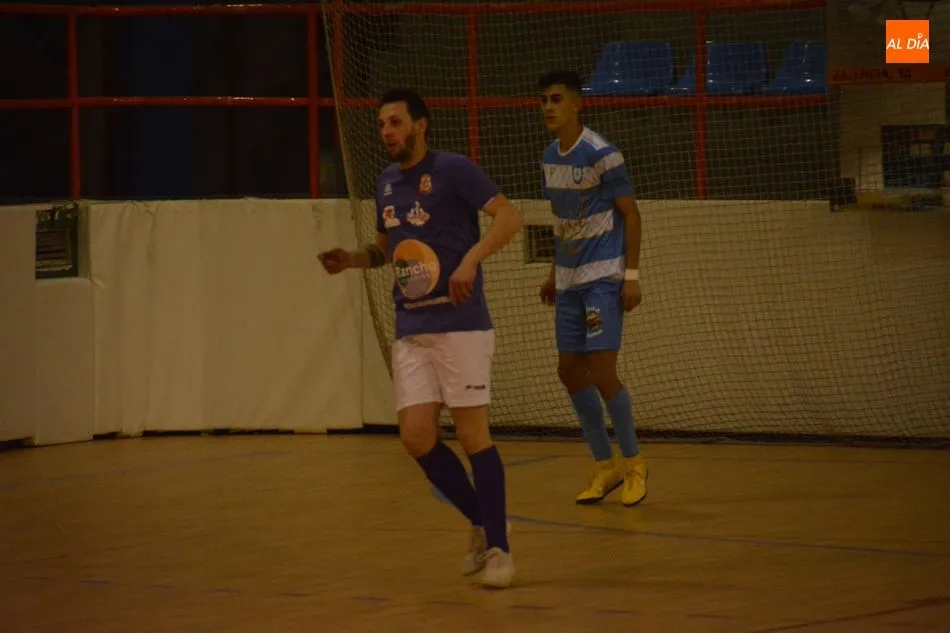 Foto 10 - El Salamanca F&uacute;tbol Sala golea con comodidad a La Ba&ntilde;eza (11-2)