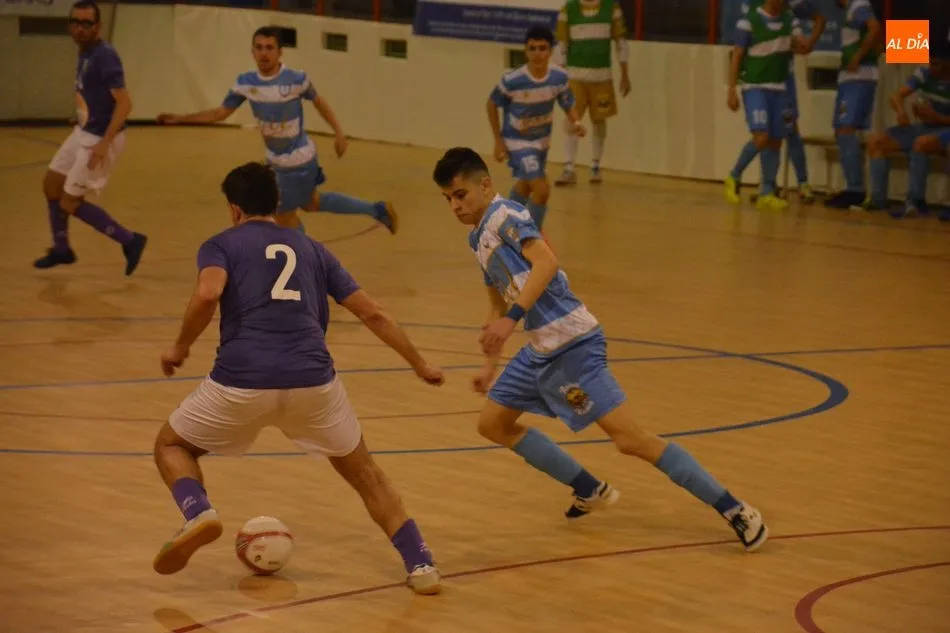 Foto 2 - El Salamanca F&uacute;tbol Sala golea con comodidad a La Ba&ntilde;eza (11-2)