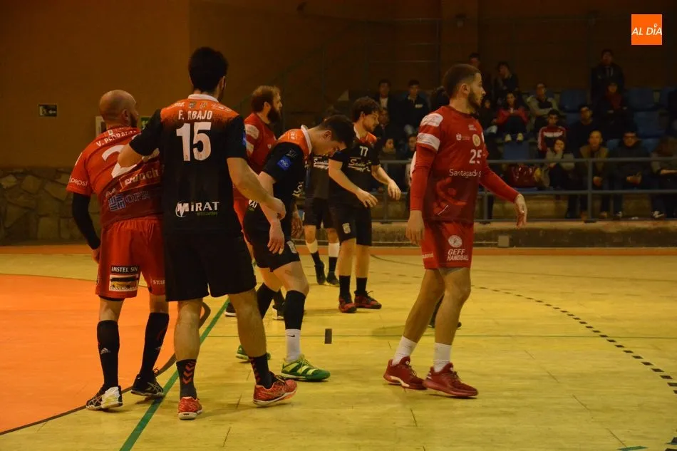 Foto 3 - El Ciudad de Salamanca&nbsp;cae ante el BM Sanse en un partido muy apretado (23-25)
