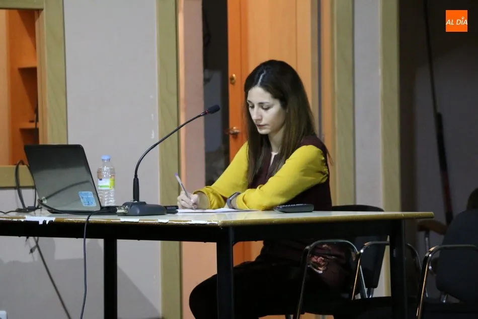 Foto 10 - Brillante charla de la historiadora Nuria Corral en Villarino sobre la historia de La Raya  