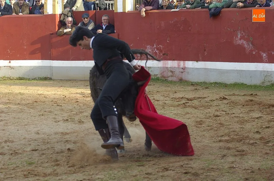 Foto 2 - Masiva asistencia a la 5&ordf; tienta bolsinista gracias al fabuloso tiempo primaveral  