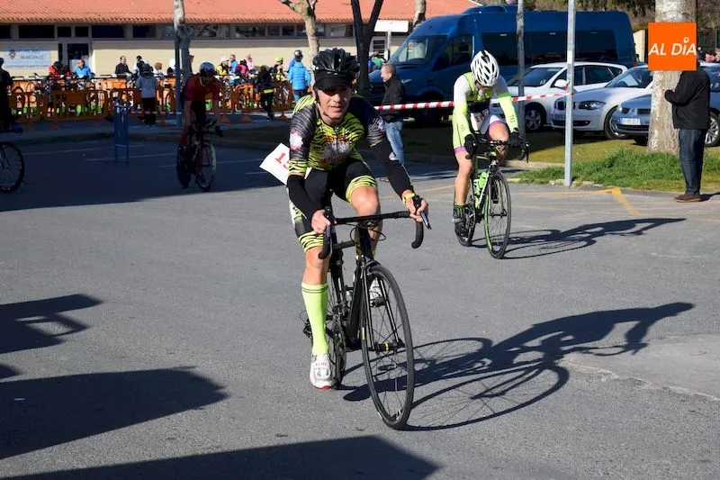 Foto 11 - Javier P&eacute;rez y Emma P&eacute;rez vencen en la modalidad Ol&iacute;mpica del Duatl&oacute;n de Alba de Tormes