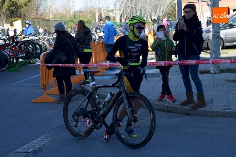 Foto 9 - Javier P&eacute;rez y Emma P&eacute;rez vencen en la modalidad Ol&iacute;mpica del Duatl&oacute;n de Alba de Tormes