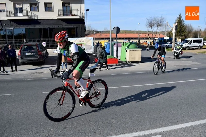Foto 2 - Javier P&eacute;rez y Emma P&eacute;rez vencen en la modalidad Ol&iacute;mpica del Duatl&oacute;n de Alba de Tormes