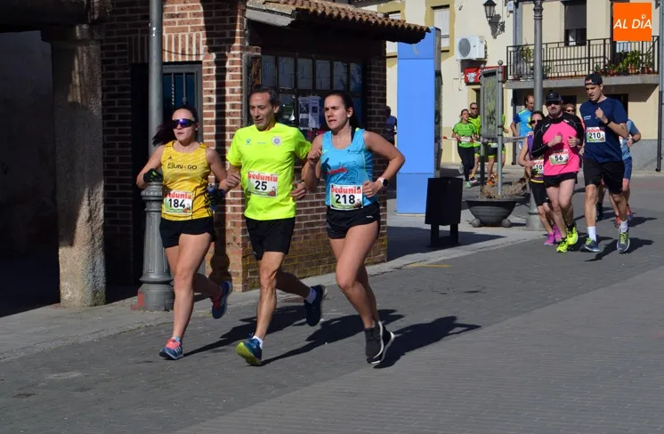 Foto 5 - Juan Bueno y Ver&oacute;nica S&aacute;nchez se llevan la VI Legua de Macotera