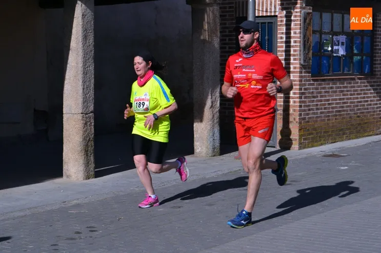 Foto 3 - Juan Bueno y Ver&oacute;nica S&aacute;nchez se llevan la VI Legua de Macotera