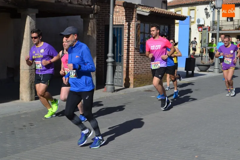 Foto 2 - Juan Bueno y Ver&oacute;nica S&aacute;nchez se llevan la VI Legua de Macotera
