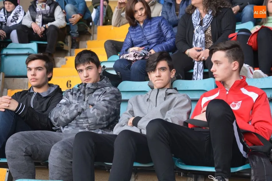 Foto 5 - El Salamanca UDS vuelve a tropezar con la misma piedra y empata ante el Deportivo Fabril (0-0)