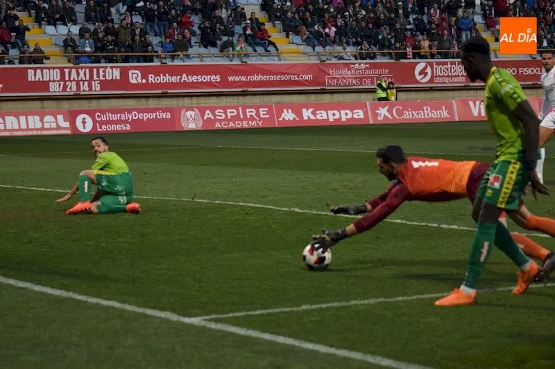 Foto 10 - Admonio rescata un punto para Unionistas en el Reino de Le&oacute;n (1-1)