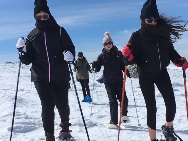 Foto 2 - Una quincena de j&oacute;venes disfruta de la nieve de la mano del Espacio i  