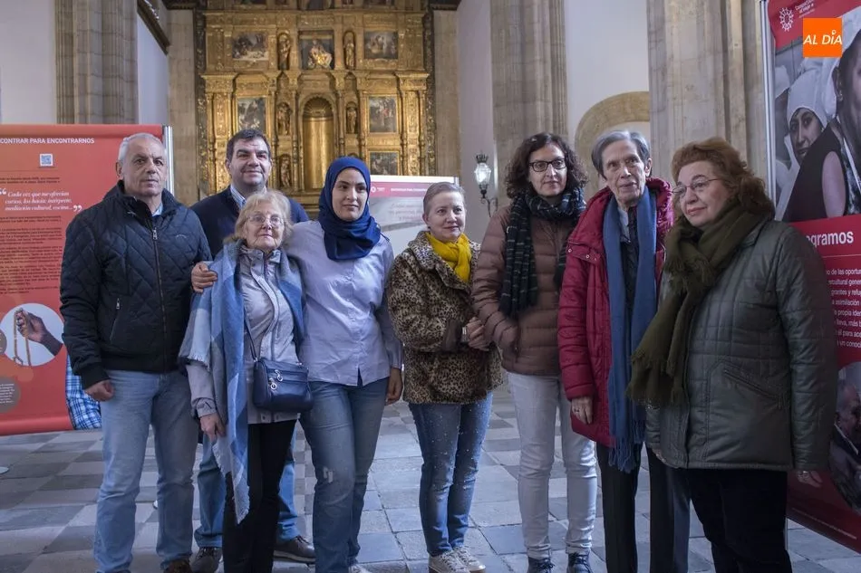 Foto 5 - C&aacute;ritas pone rostro y voz a la realidad migratoria con una exposici&oacute;n