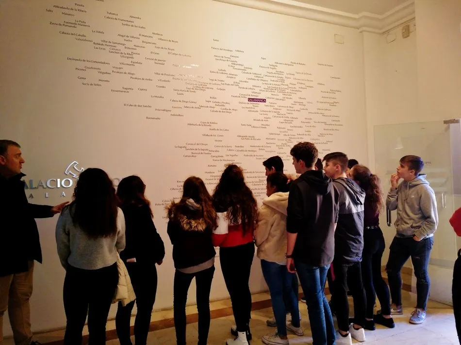 Foto 5 - Los alumnos del Colegio Calasanz descubren c&oacute;mo se escribe la Historia en el Archivo Diocesano  