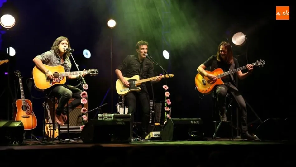 Rulo y la Contrabanda en una actuación en Salamanca