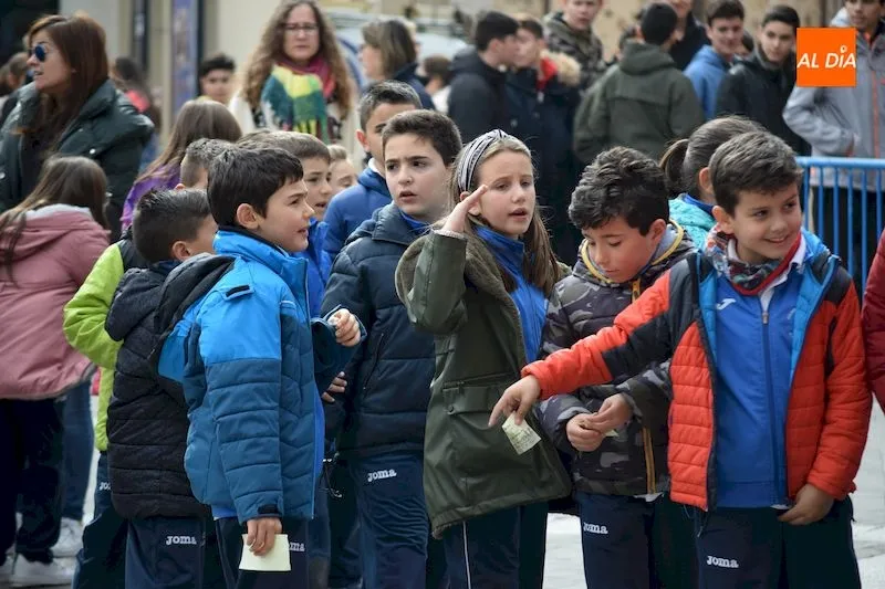 Foto 6 - Manos Unidas supera los mil bocadillos repartidos en la operaci&oacute;n bocata albense