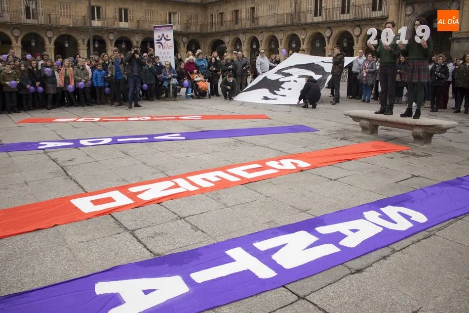 Foto 8 - El colegio de las Jesuitinas celebra su centenario con un acto en la Plaza Mayor