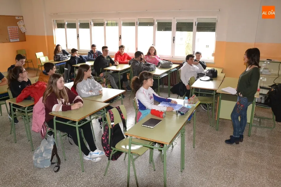 ARCIU imparte charlas de concienciación a alumnos del IES Fray Diego Tadeo  